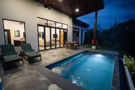 Modern Villa Overlooking Macal River Valley Benque Viejo del Carmen Eksteriør billede